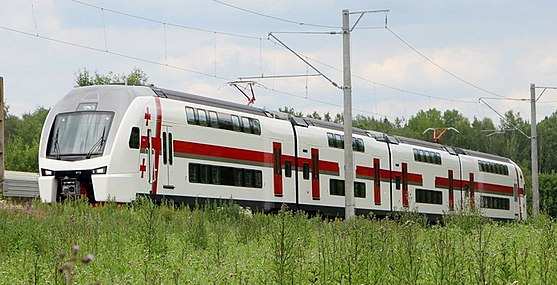 GRS (ESh2) van de Georgische Spoorwegen in een configuratie met vier wagons