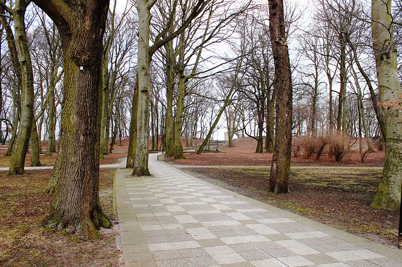 File:Stefan Żeromski Park in Kołobrzeg 40.JPG