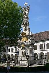 Stift Heiligenkreuz: Lage, Geschichte, Bedeutende Stiftsangehörige