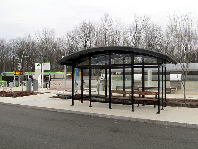 File:Surface route shelter at Cedar Street CTfastrak station, December 2015.JPG