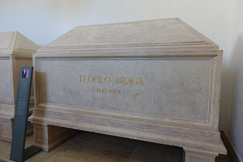 File:Teófilo Braga in Igreja de Santa Engrácia.jpg