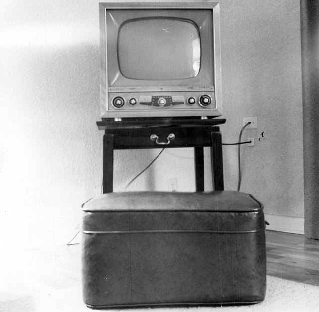 Typical 1950s United States monochrome CRT TV