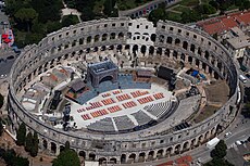 The new old amphitheater in Pula Istria (19629095974).jpg
