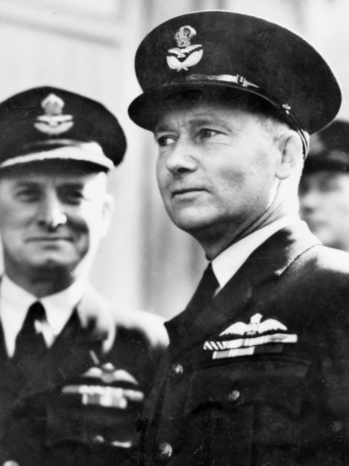 Wing Commander White (right) serving with the RAAF in Great Britain, March 1942