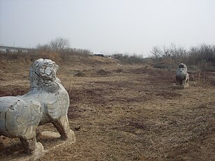 Two bixies near the tomb of Xiao Zhengli