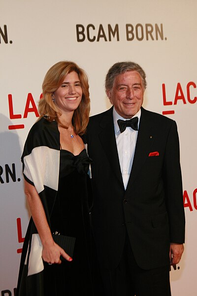 File:Tony Bennett and Susan Crow.jpg