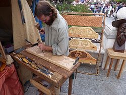 Trabajando la madera, Alcalá de Henares, Madrid, España, 2015.JPG