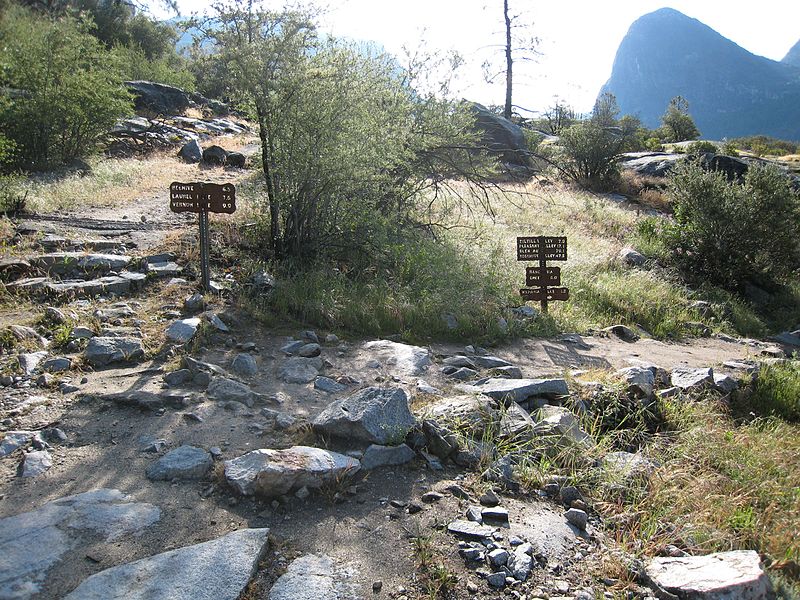 File:Trail Junction, Beehive and Lake Vernon uphill to the left, Wapama Falls and Rancheria Falls to the right. - panoramio.jpg