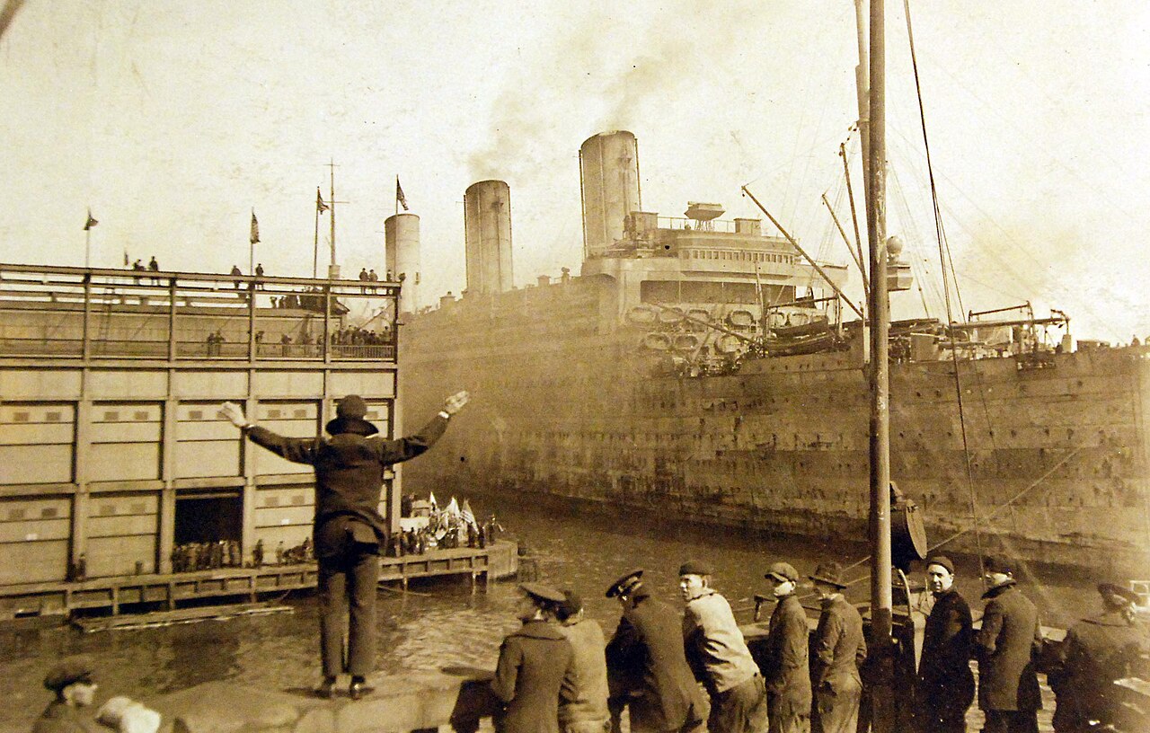 File:USS Leviathan at New York City, New York, March 6, 1919