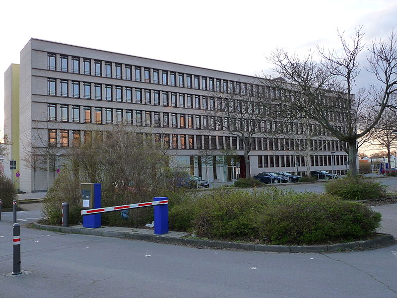 File:Universitätsklinikum Verwaltung.JPG