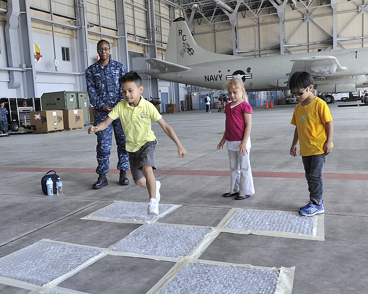 File:VP-46 Sailors host DoDDS school tour 140604-N-ZI955-060.jpg