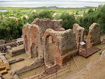 Baths of Villa dei Venuleii (Massaciuccoli) Villa dei Venuleii (Massaciuccoli).JPG