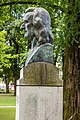 Villach Peraustraße Schillerpark Bronze-Büste Friedrich Schiller 26062018 3655.jpg