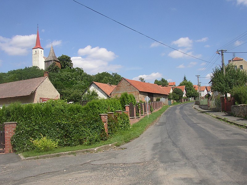 File:Votoce KO CZ church from SW 502.jpg