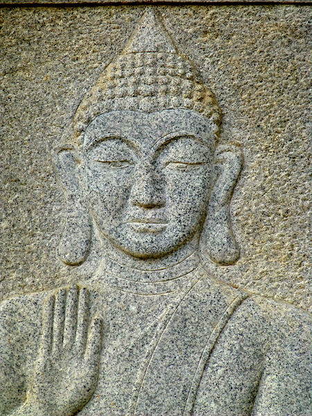 File:Wat Tham Khao Rup Chang - 071 Teaching Angulimala (14478642979).jpg