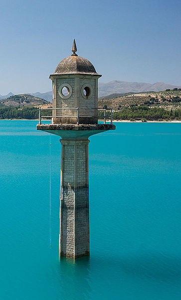 File:Watch tower of the dam, embalse de los Bermejales, Andalusia, Spain.jpg