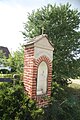 Čeština: Kaple ve zdi v Jiřičkách, Křelovice, okr. Pelhřimov. English: Wayside chapel in Jiřičky, Křelovice, Pelhřimov District.