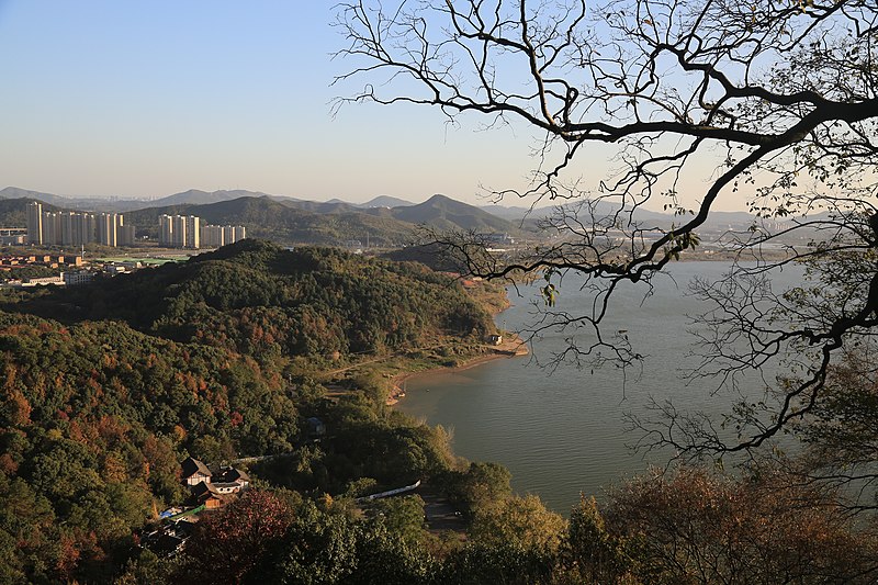 File:Xiang River in Xiangtan 202111302.jpg