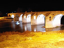 Бяла - мостът на Кольо Фичето през нощта.jpg