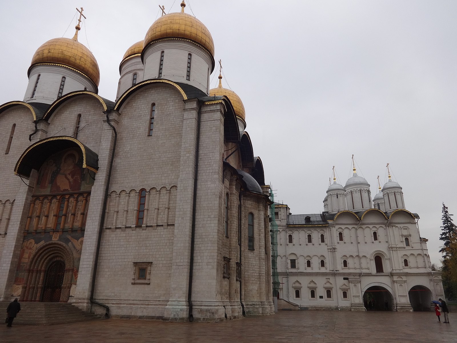 Успенском соборе Московского Кремля вид сбоку