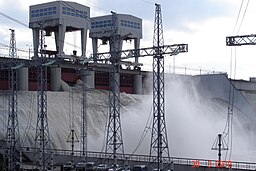 Плявиньская ГЭС Pļaviņu HES pavasarī - Bontrager - Panoramio.jpg
