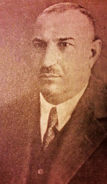 Портретна снимка – около 1930 година – главен редактор на „Хемусъ“