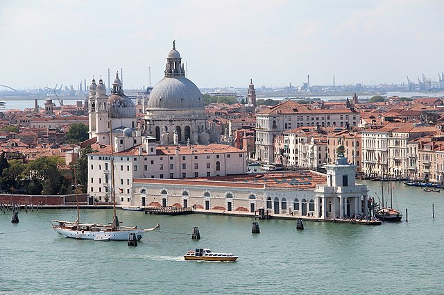 View of Punta della Dogana (center) in 2005, looking southwest, with lamppost at triangular tip