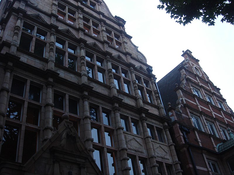 File:1-8 Collingham Gardens 10.JPG