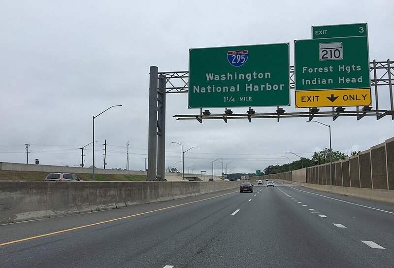 File:2016-07-04 08 45 46 View south along the inner loop of the Capital Beltway (Interstate 95 and Interstate 495) 1-4 mile north of Exit 3 (Maryland State Route 210, Forest Heights, Indian Head) in Glassmanor, Prince George's County, Maryland.jpg