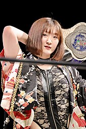 Veny with a belt earned as a Independent World Junior Heavyweight Champion 20201209asuka.jpg