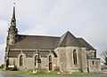 Église Notre-Dame-de-la-Pitié et monument aux morts.