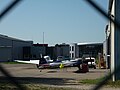 Hangar d'Alsace Voltige avec un avion en maintenance