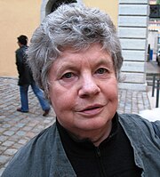 AS Byatt, portreto