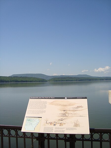 File:A wayside with a view at Lake Dardanelle State Park in Russellville, Arkansas (f2fbe3f6-925d-4733-9153-ad06674dc443).JPG