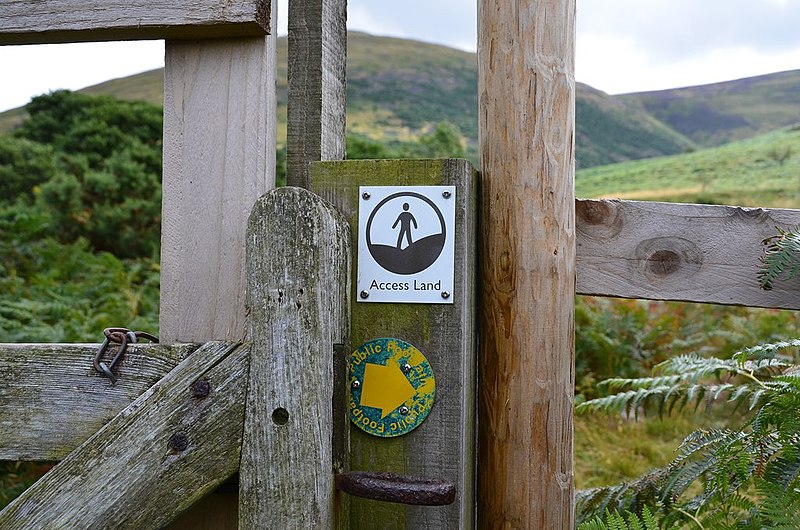 File:Access Land sign - geograph.org.uk - 4118909.jpg