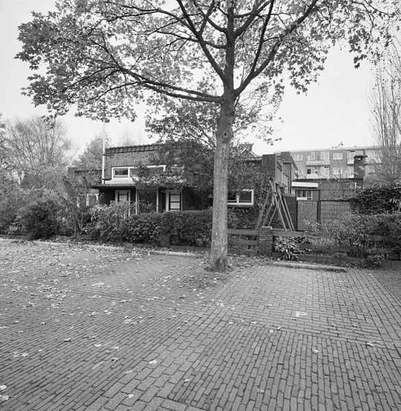 File:Achtergevel noodslachthuis - Aarlanderveen - 20373462 - RCE.jpg