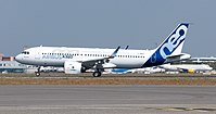 Airbus A320neo landing 03.jpg