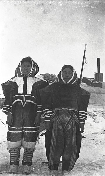 File:Anna Seymour and Inuk woman at Armstrong Point (51178).jpg