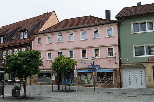 Bad Staffelstein, Bahnhofstraße 27-001