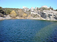 Lac artificiau de Sant Savornin e vestigis dau castèu