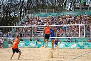 Deutsch: Beachvolleyball bei den Olympischen Jugendspielen 2018; Tag 11, 17. Oktober 2018; Jungen,Finale – Niederlande (Matthew Immers/Yorick de Groot)-Schweden (David Åhman/Jonatan Hellvig) 0:2 (20–22/15–21) English: Beach volleyball at the 2018 Summer Youth Olympics at 17 October 2018 – Final – Netherlands (Matthew Immers/Yorick de Groot)-Sweden (David Åhman/Jonatan Hellvig) 0:2 (20–22/15–21)