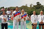 Deutsch: Beachvolleyball bei den Olympischen Jugendspielen 2018; Tag 11, 17. Oktober 2018; Mädchen, Medaillenzeremonie - Gold: Russland (Maria Woronina & Maria Botscharow), Silber: Italien (Claudia Scampoli & Nicol Bertozzi), Bronze: Norwegen (Emilie Olimstad & Frida Berntsen) English: Beach volleyball at the 2018 Summer Youth Olympics at 17 October 2018 – Girls Victory ceremony - Gold: Russia (Maria Voronina & Maria Bocharov), Silber: Italy (Claudia Scampoli & Nicol Bertozzi), Bronze: Norway (Emilie Olimstad & Frida Berntsen)