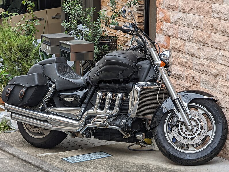 File:Big motorcycle in Tokyo.jpg