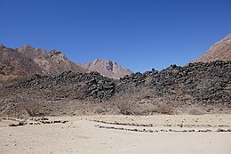 Dolérite dans le massif du Brandberg en Namibie (Image and Text: Ji-Elle).