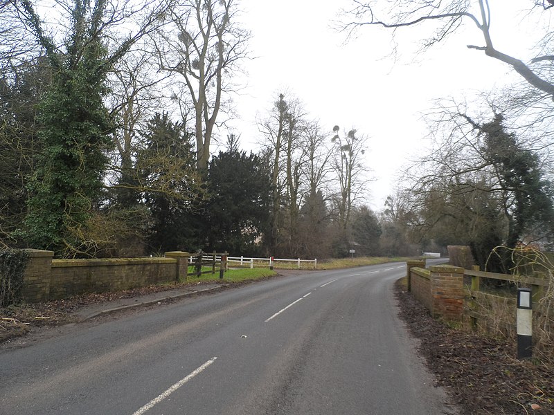 File:Bridge over the River Ash - geograph.org.uk - 4350289.jpg