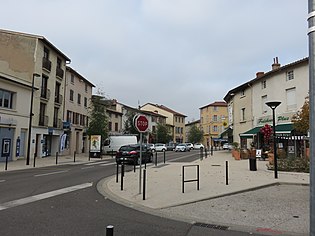 Brignais - Rue du Général de Gaulle.jpg