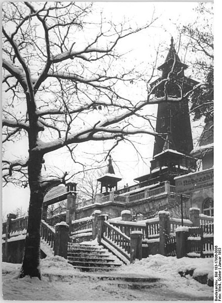 File:Bundesarchiv Bild 183-17906-0006, Berlin, Gaststätte "Müggelturm", Winter.jpg