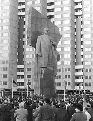 <i>Lenin Monument</i> (Berlin) Lenin Monument by Nikolai Tomsky