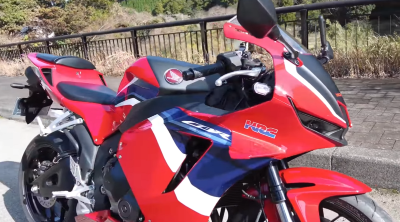 File:CBR600RR(PC40)093716.png