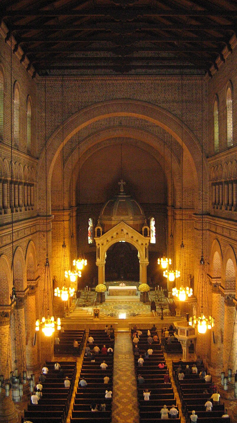 Cadetral de Medellín-Nave.JPG